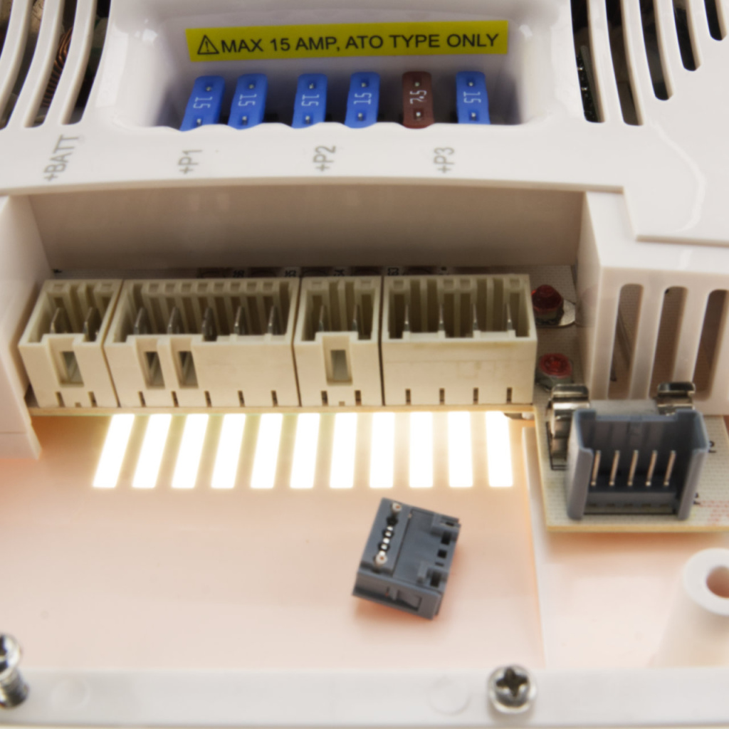 BBAtechniek - Dometic SMP 190-02 450W 35A omvormer (1)