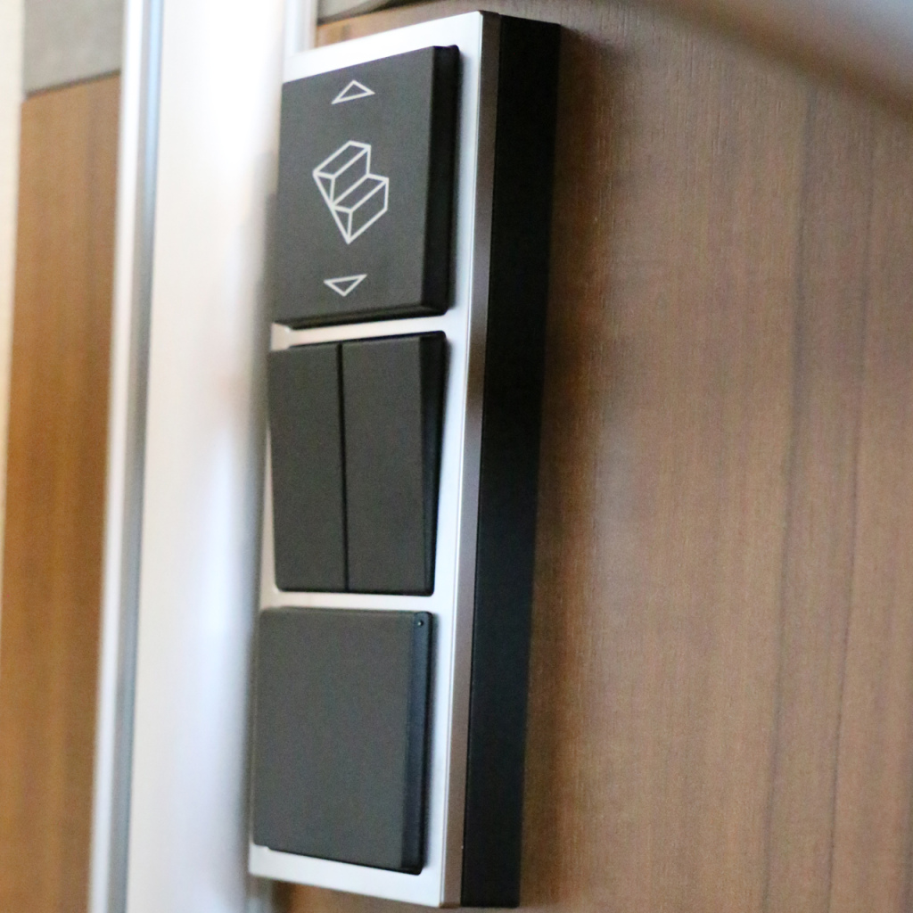 BBAtechniek - Trapschakelaar zwart 12V S20.000 (1x)