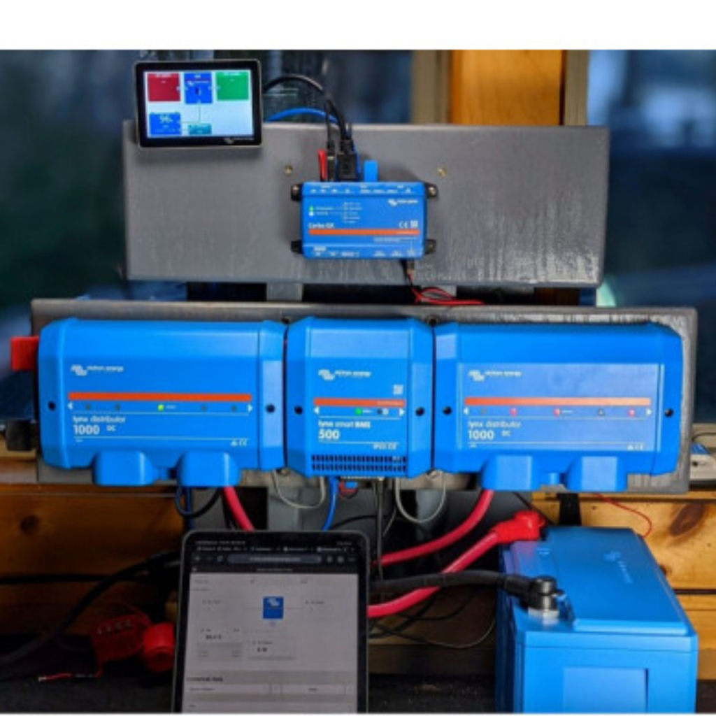 BBAtechniek - Victron Lynx Power-In M8 (1x)