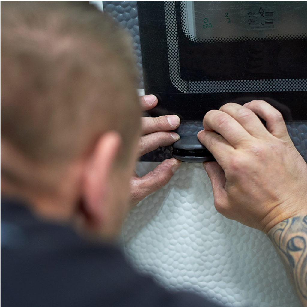 BBAtechniek - Dekalin Dekasyl MS-2 koker zwart 290ml  (12x) 